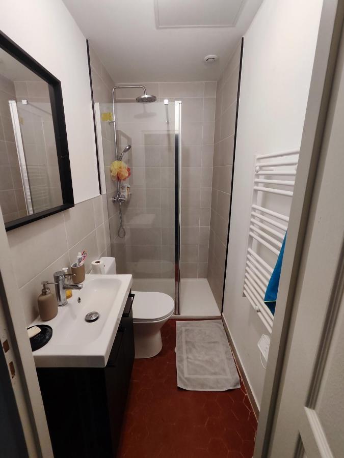 Bright And Modern 3-Bedroom Apartment, 90M2 With Air Condition, In Безье Экстерьер фото